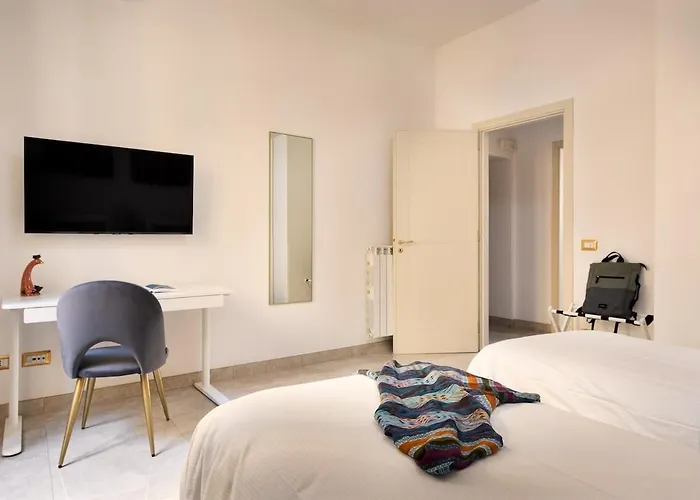 Idyllia - Spacious Bright Flat Rom